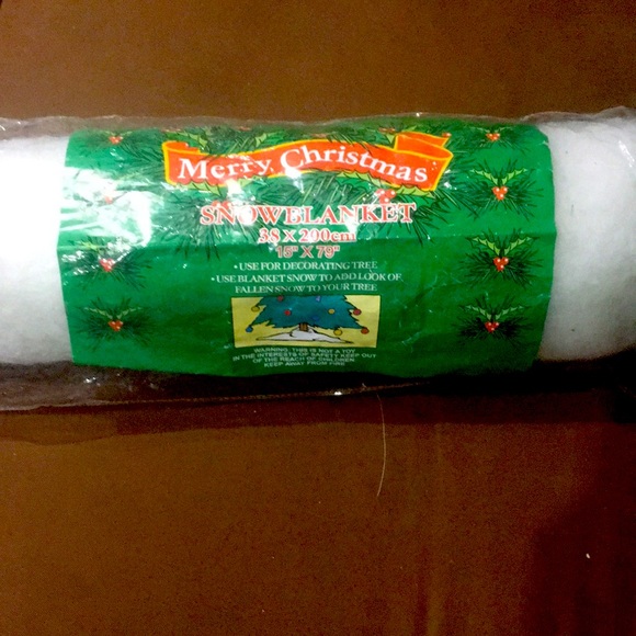 NWT🔥 Christmas Snow Blanket 15” x 79” Roll NEW - Picture 1 of 5